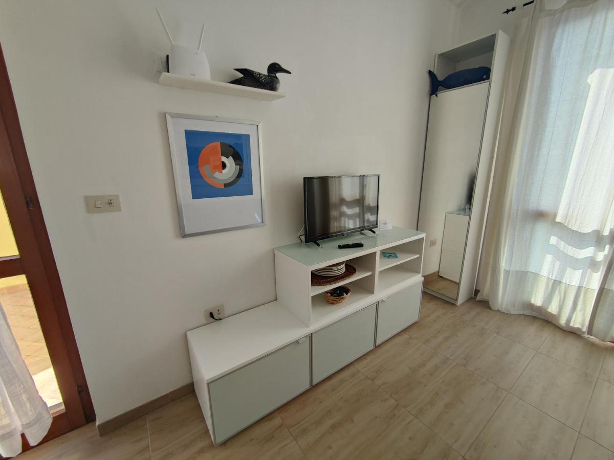 House Grecale Apartment Монеглия Екстериор снимка